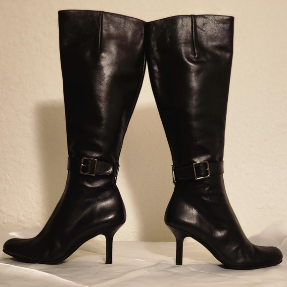 DKNY BLACK LEATHER KNEE HIGH HEELED BOOTS SIZE 7 M - Picture 4 of 16